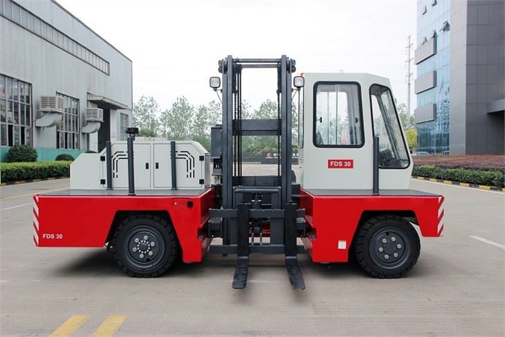 3 ton diesel side loader forklift